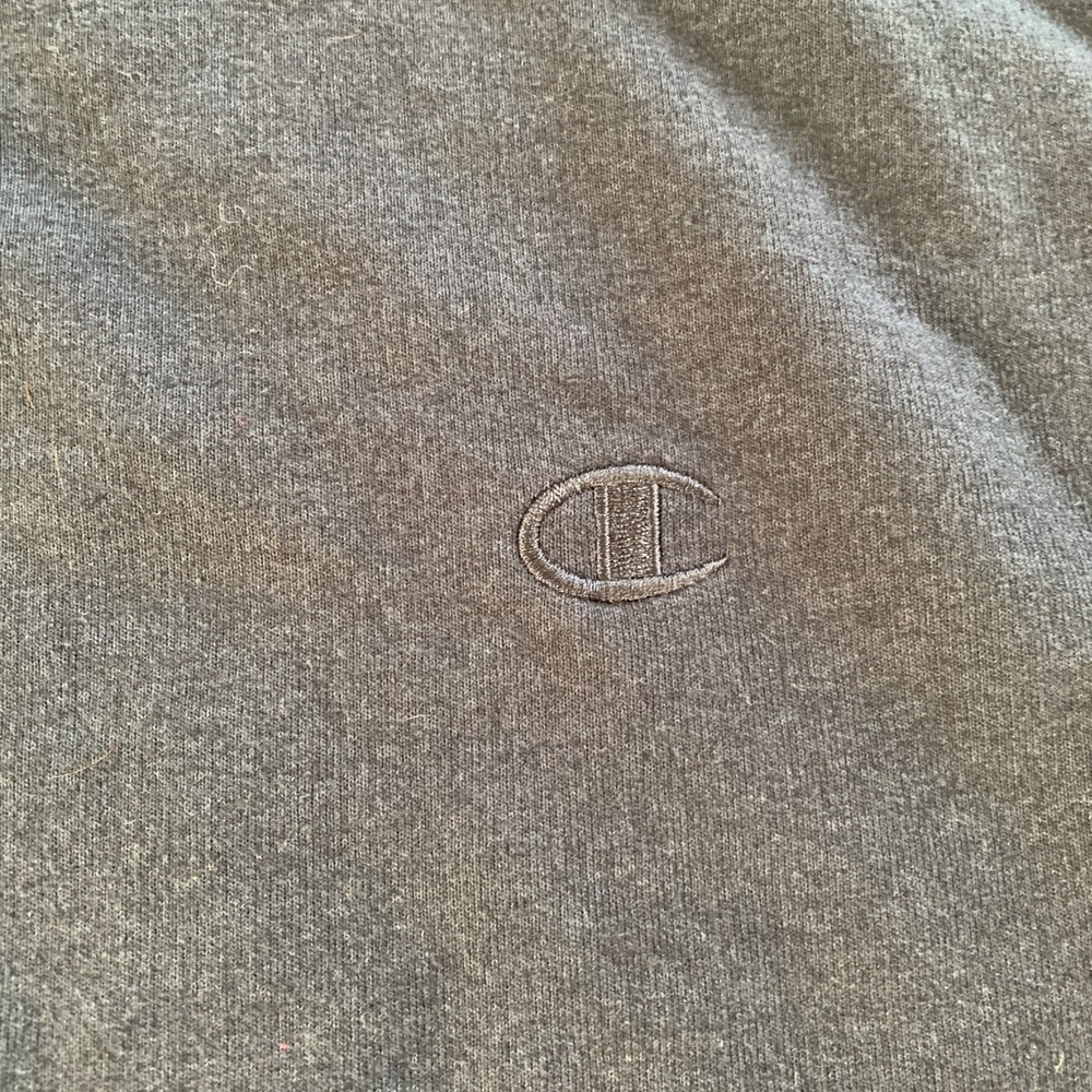 Champion Sweatshirt - Picture 2 of 7